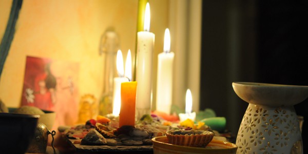 Exploring the sabbath from a magical point of view Altar candles, photo by distelfliege
