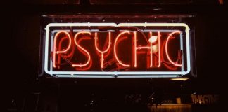 Online Psychic Readings: How to Find the Real Deal Psychic sign, photo by Unsplash.com