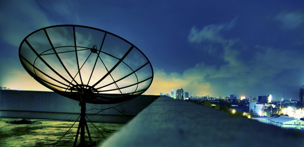 Guru-Free Guide to Nada Yoga, by Bennett Z. Kobb Sattelite dish, photo by Michael Josh Villanueva