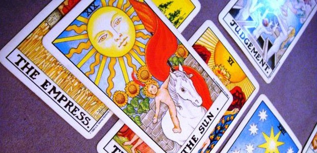 Tarot for teenagers Tarot, photo by aquarian_insight